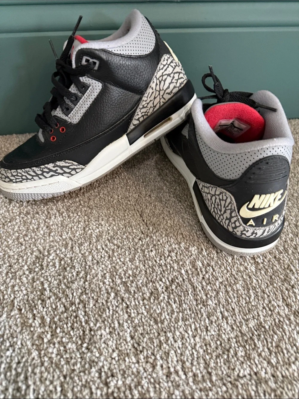 Air Jordan 3 Retro Cement Sneakers Boys Sz. 6